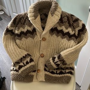 Women’s Medium Wool Sweater